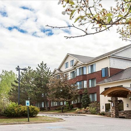 Comfort Suites South Burlington Near University Exterior photo