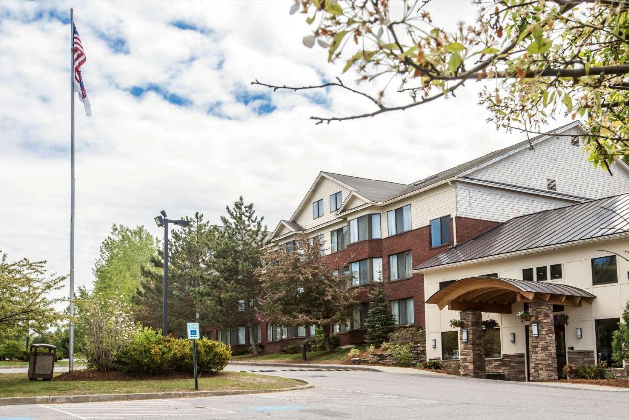 Comfort Suites South Burlington Near University Exterior photo