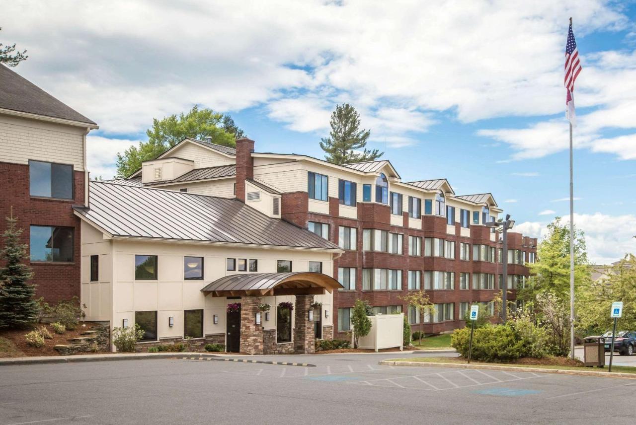 Comfort Suites South Burlington Near University Exterior photo