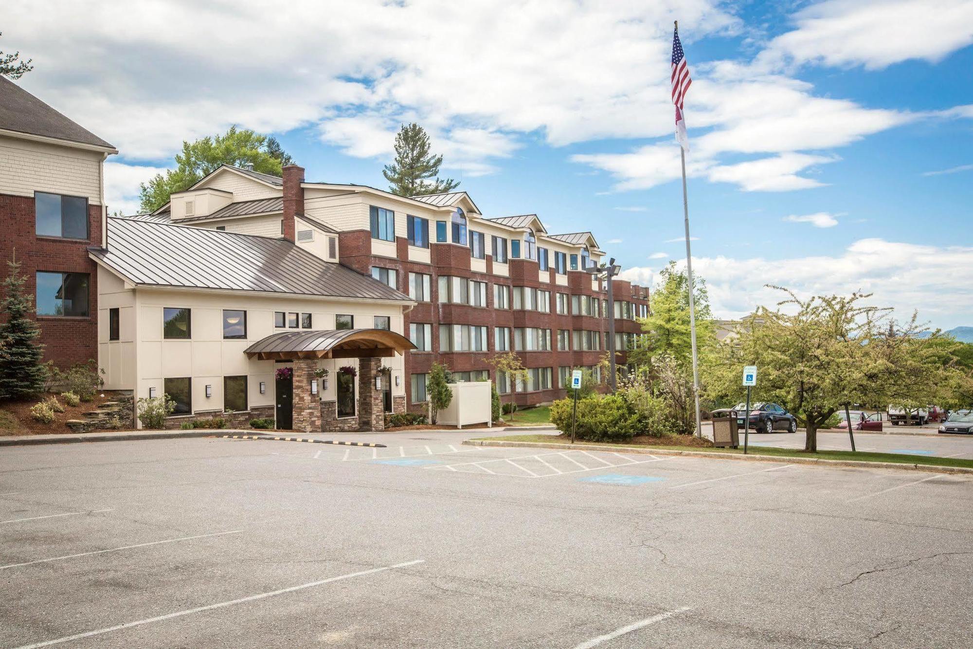 Comfort Suites South Burlington Near University Exterior photo